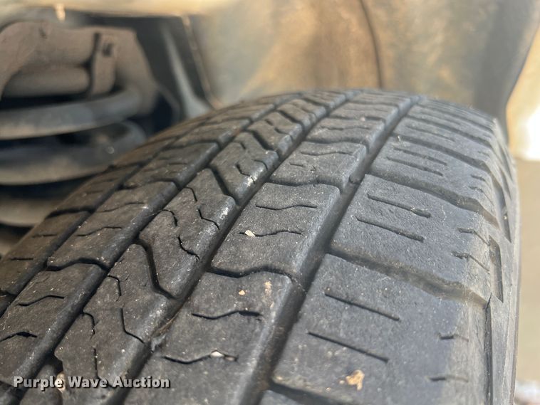 image for item KN9538 2013 Ford E450  shuttle bus