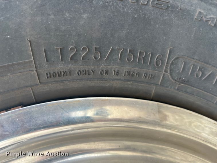 image for item KN9538 2013 Ford E450  shuttle bus