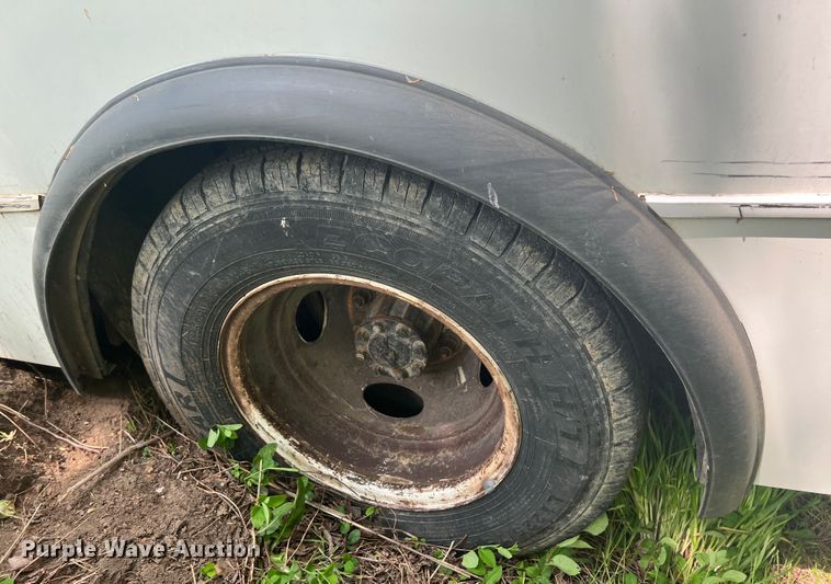 image for item KN9538 2013 Ford E450  shuttle bus