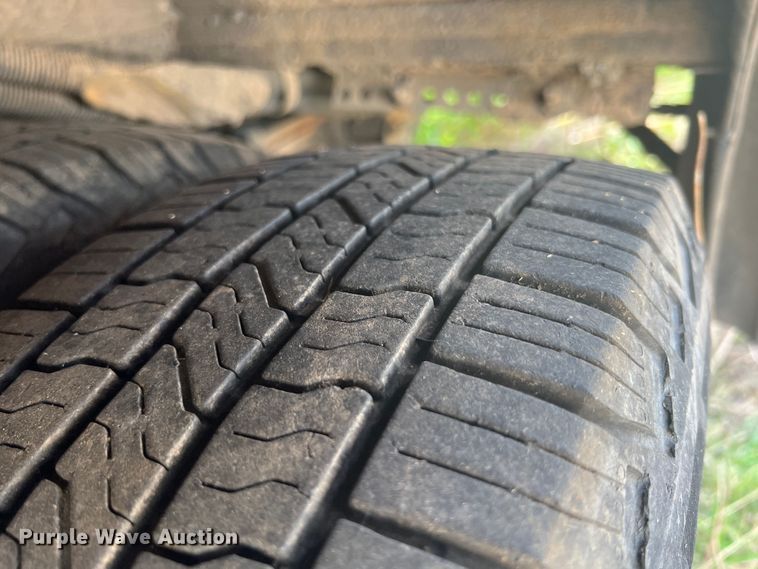 image for item KN9538 2013 Ford E450  shuttle bus