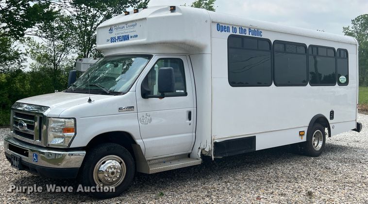 image for item KN9539 2013 Ford E450  shuttle bus