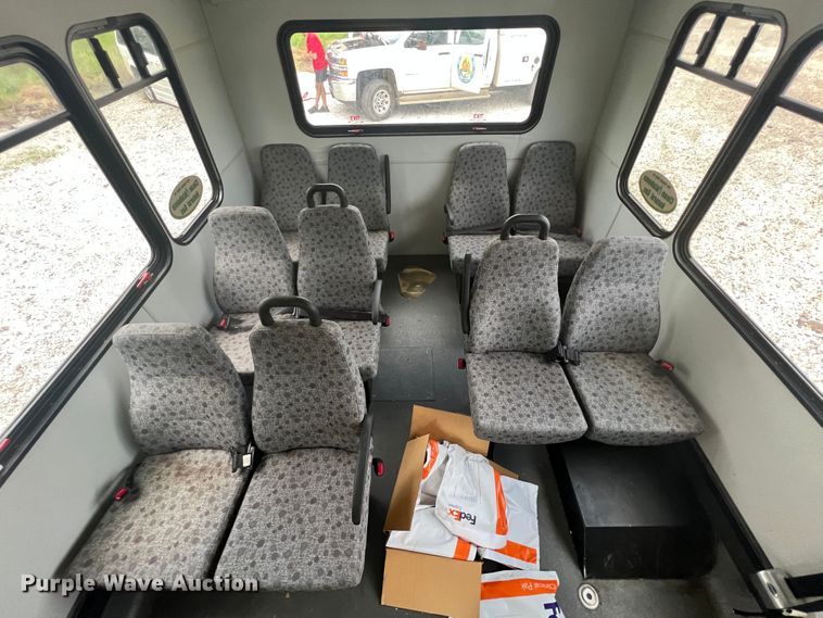image for item KN9539 2013 Ford E450  shuttle bus