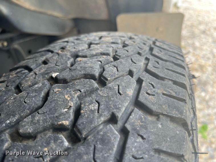 image for item KN9539 2013 Ford E450  shuttle bus