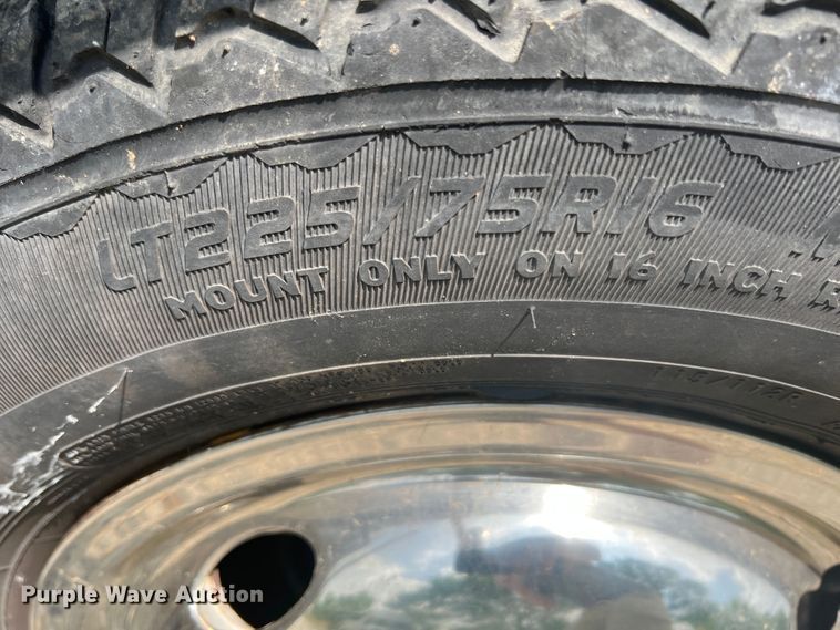 image for item KN9539 2013 Ford E450  shuttle bus