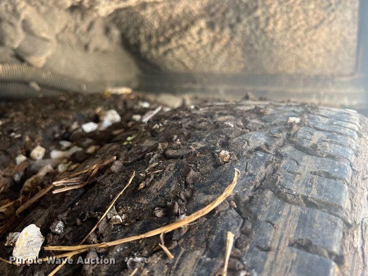 image for item KN9539 2013 Ford E450  shuttle bus