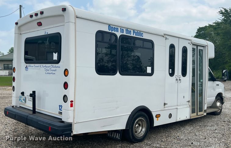 image for item KN9540 2012 Ford E450  shuttle bus
