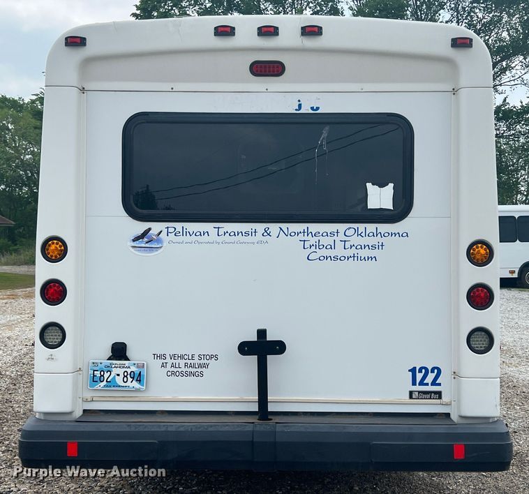 image for item KN9540 2012 Ford E450  shuttle bus