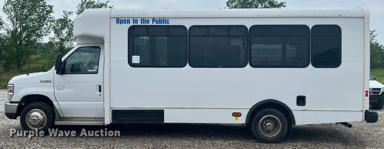 image for item KN9540 2012 Ford E450  shuttle bus