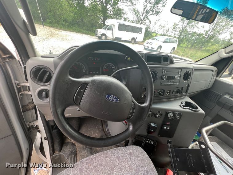 image for item KN9540 2012 Ford E450  shuttle bus