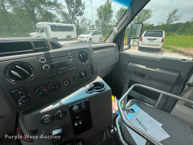 image for item KN9540 2012 Ford E450  shuttle bus