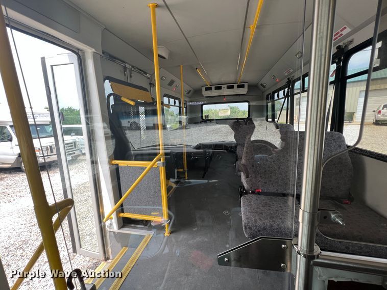image for item KN9540 2012 Ford E450  shuttle bus