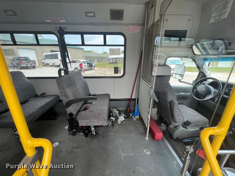 image for item KN9540 2012 Ford E450  shuttle bus
