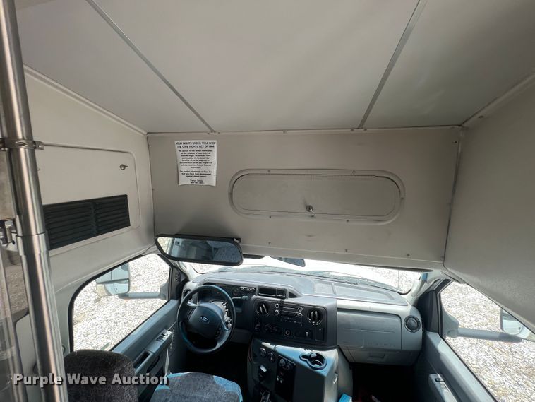 image for item KN9540 2012 Ford E450  shuttle bus