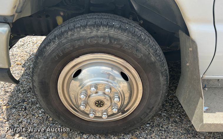 image for item KN9540 2012 Ford E450  shuttle bus