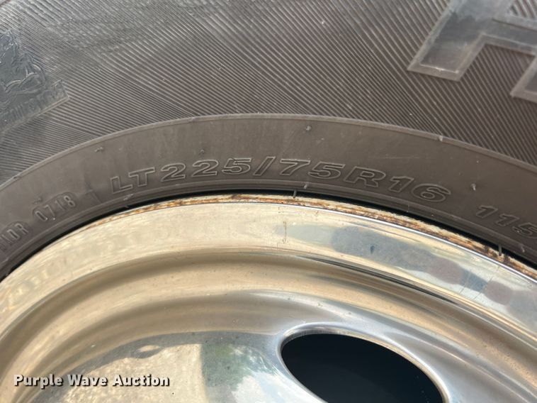 image for item KN9540 2012 Ford E450  shuttle bus