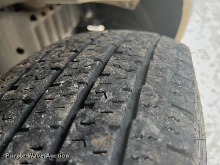 image for item KN9540 2012 Ford E450  shuttle bus