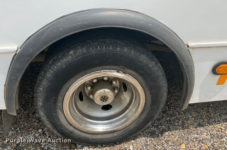 image for item KN9540 2012 Ford E450  shuttle bus