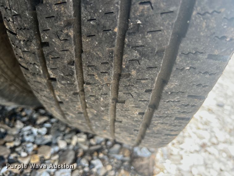 image for item KN9540 2012 Ford E450  shuttle bus