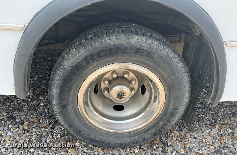 image for item KN9540 2012 Ford E450  shuttle bus