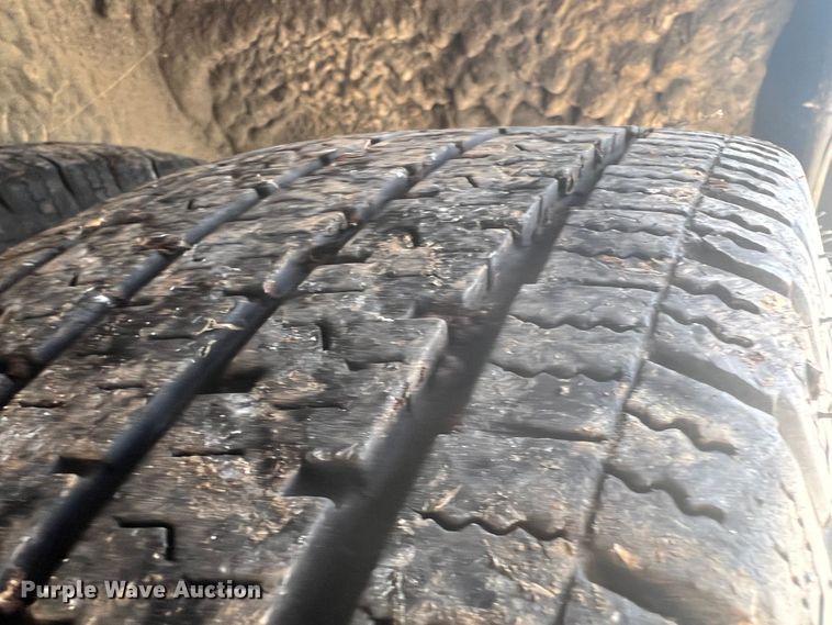 image for item KN9540 2012 Ford E450  shuttle bus