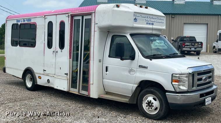 image for item KN9541 2012 Ford E450  shuttle bus