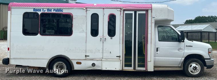 image for item KN9541 2012 Ford E450  shuttle bus