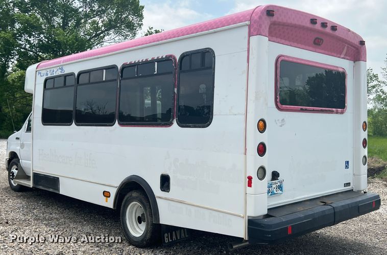image for item KN9541 2012 Ford E450  shuttle bus