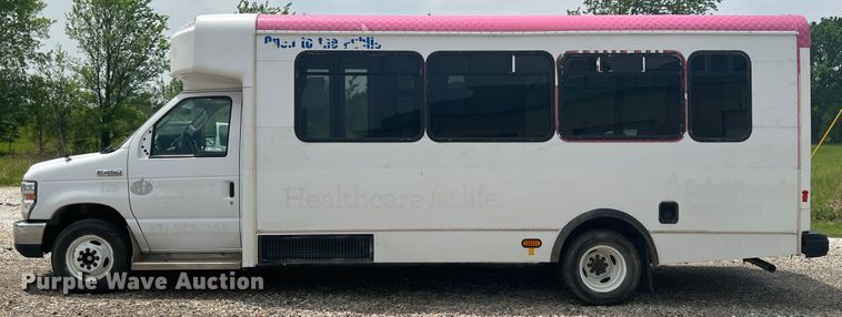 image for item KN9541 2012 Ford E450  shuttle bus