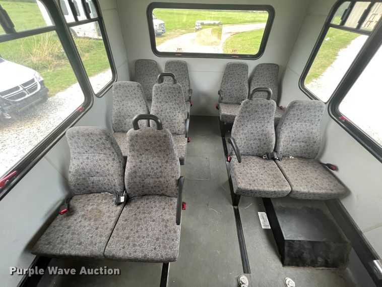 image for item KN9541 2012 Ford E450  shuttle bus