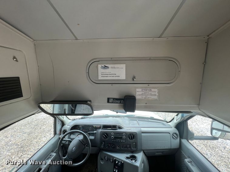 image for item KN9541 2012 Ford E450  shuttle bus