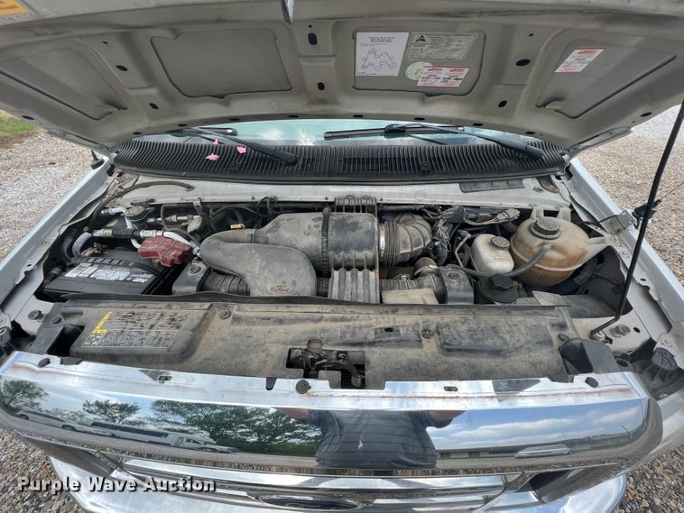 image for item KN9541 2012 Ford E450  shuttle bus