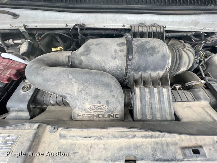 image for item KN9541 2012 Ford E450  shuttle bus