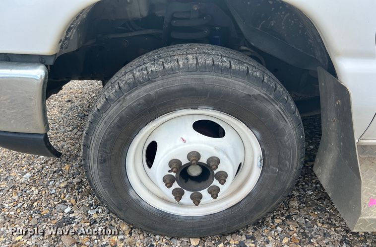 image for item KN9541 2012 Ford E450  shuttle bus