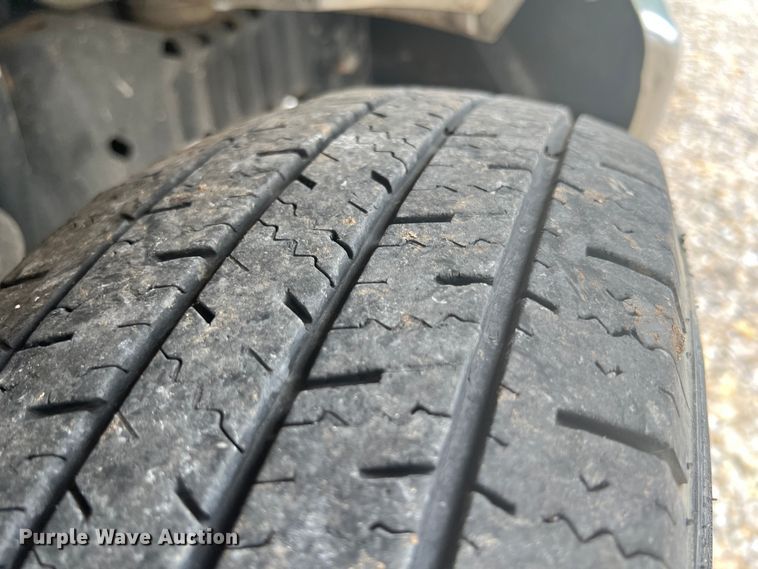 image for item KN9541 2012 Ford E450  shuttle bus