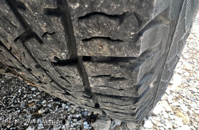 image for item KN9541 2012 Ford E450  shuttle bus