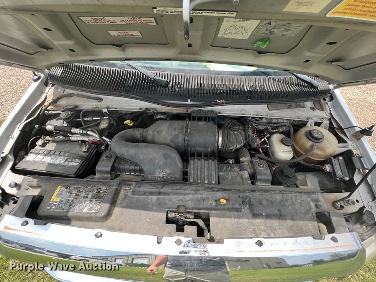 image for item KN9542 2013 Ford E450  shuttle bus