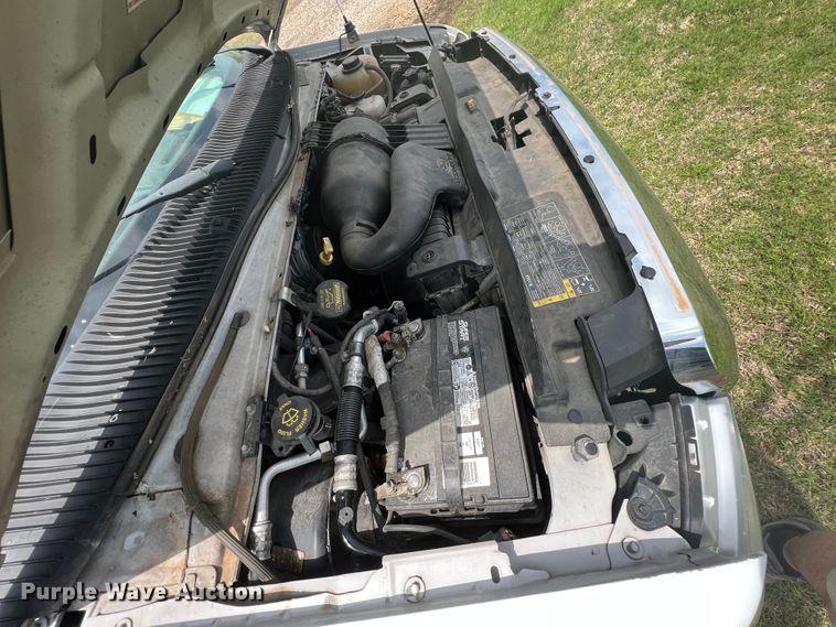 image for item KN9542 2013 Ford E450  shuttle bus