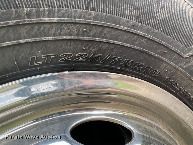 image for item KN9542 2013 Ford E450  shuttle bus