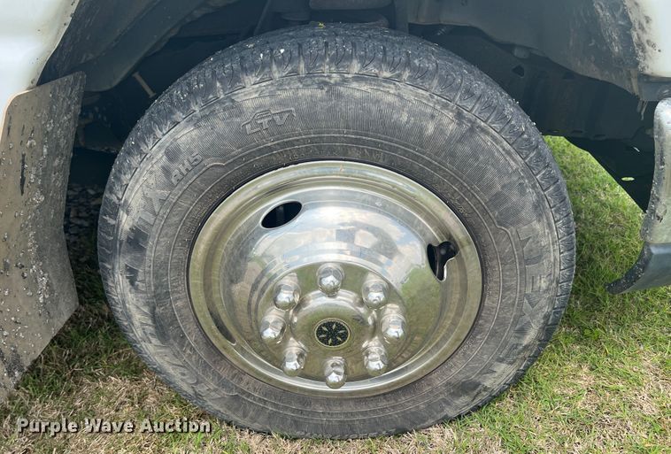 image for item KN9542 2013 Ford E450  shuttle bus