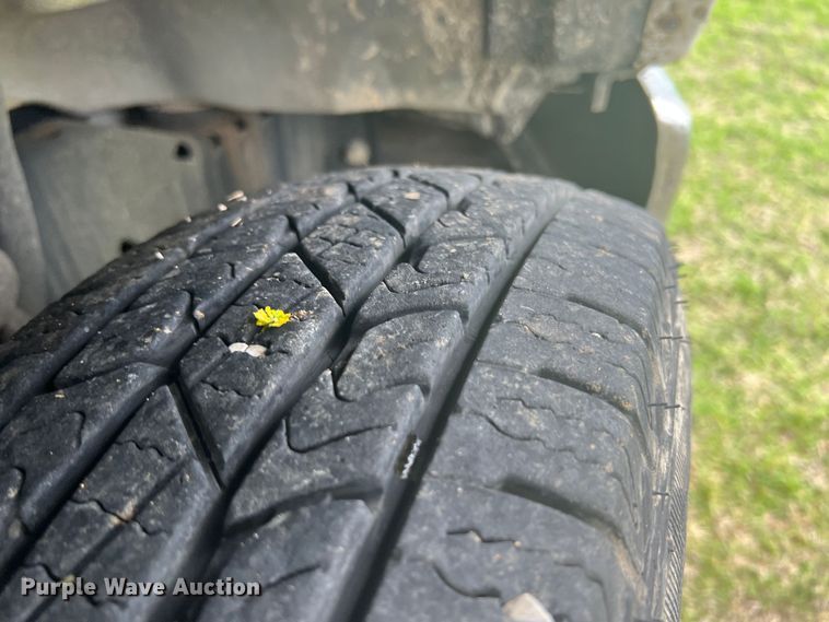 image for item KN9542 2013 Ford E450  shuttle bus