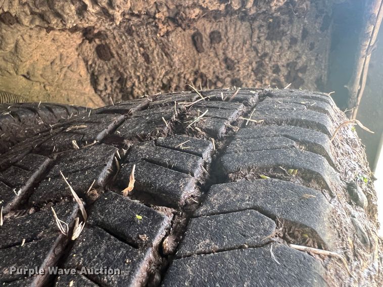 image for item KN9542 2013 Ford E450  shuttle bus