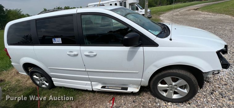 image for item KN9544 2017 Dodge Grand Caravan  handicap accessible van