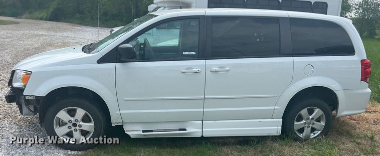 image for item KN9544 2017 Dodge Grand Caravan  handicap accessible van