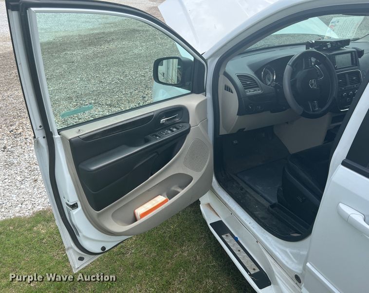 image for item KN9544 2017 Dodge Grand Caravan  handicap accessible van