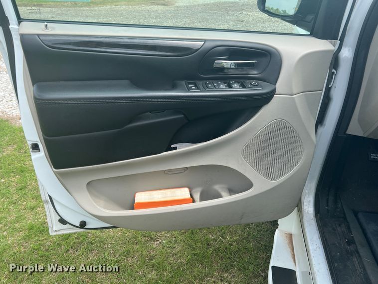 image for item KN9544 2017 Dodge Grand Caravan  handicap accessible van