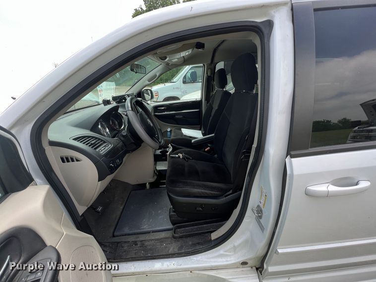 image for item KN9544 2017 Dodge Grand Caravan  handicap accessible van