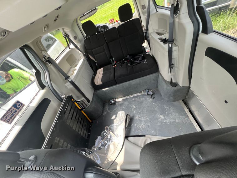 image for item KN9544 2017 Dodge Grand Caravan  handicap accessible van