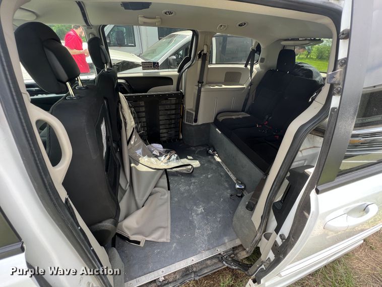 image for item KN9544 2017 Dodge Grand Caravan  handicap accessible van