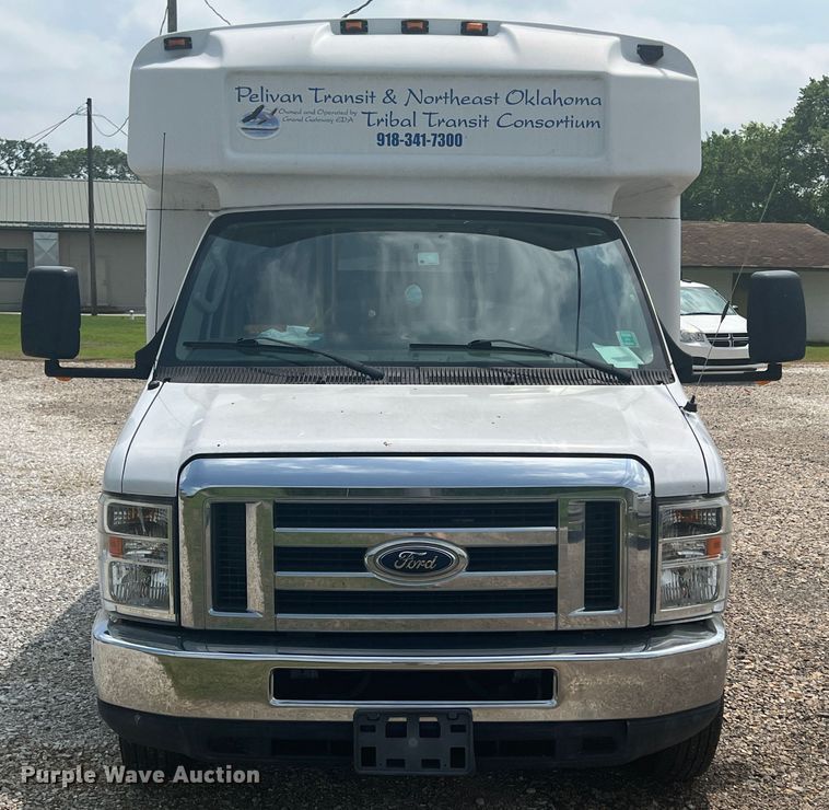 image for item KN9545 2012 Ford E450  shuttle bus