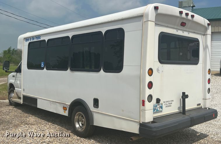 image for item KN9545 2012 Ford E450  shuttle bus